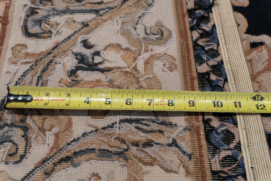 W 7.11 - L 7.11 - Needle Point Wool Floral Square - Finest Hand-Made Quality Wool - 16212