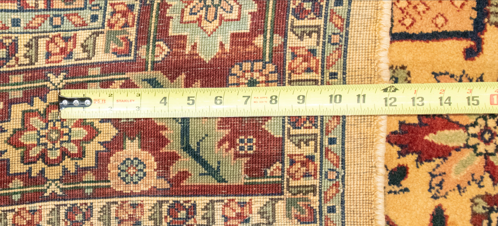 W 5.7 L 7.7 Heriz 100% Wool Hand-Woven Geometric Medalion Design - 22509