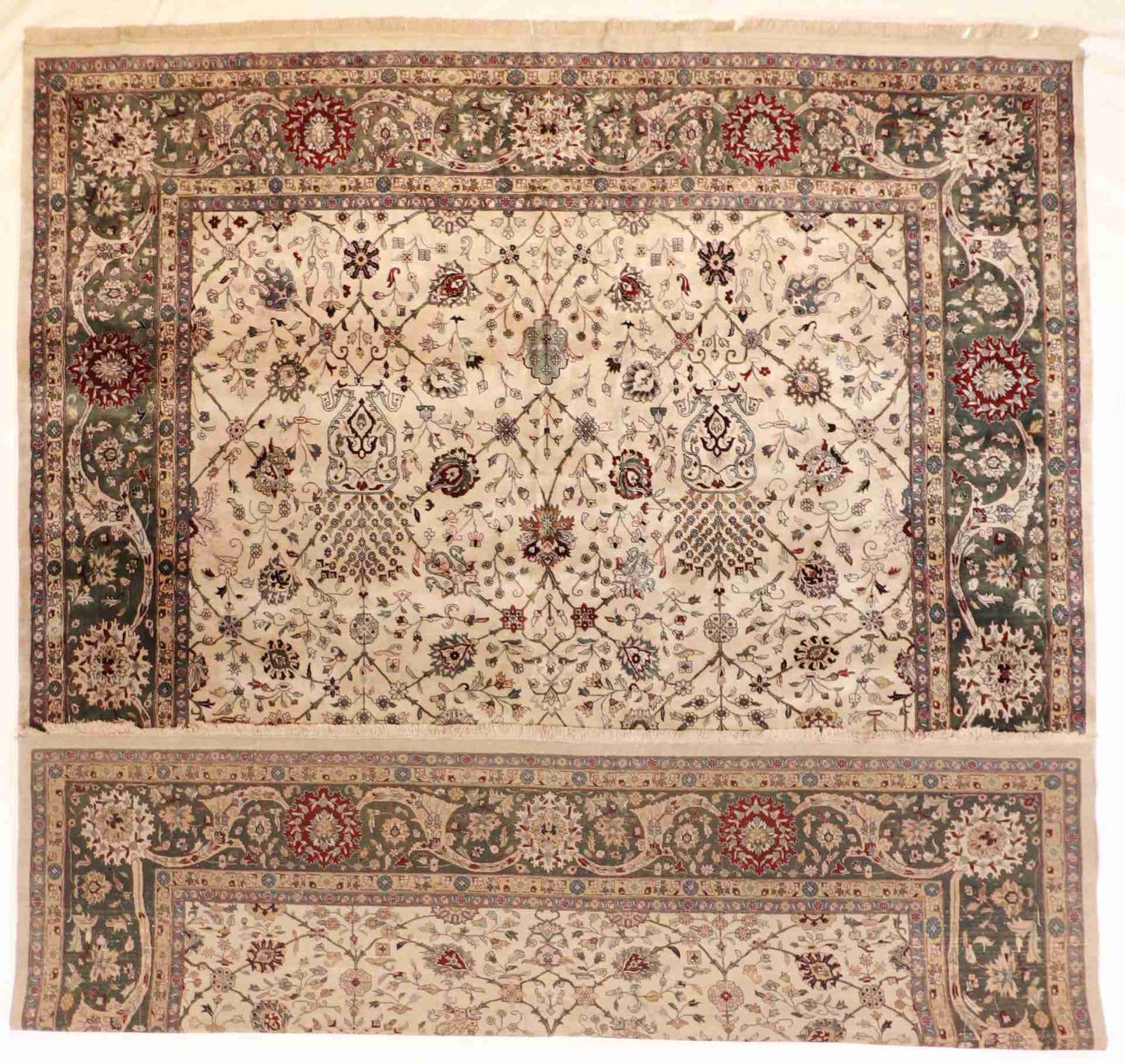 W 11.11 - L 14.7 - Agra Fine Floral Rectangle - Hand Woven Rug - 22921