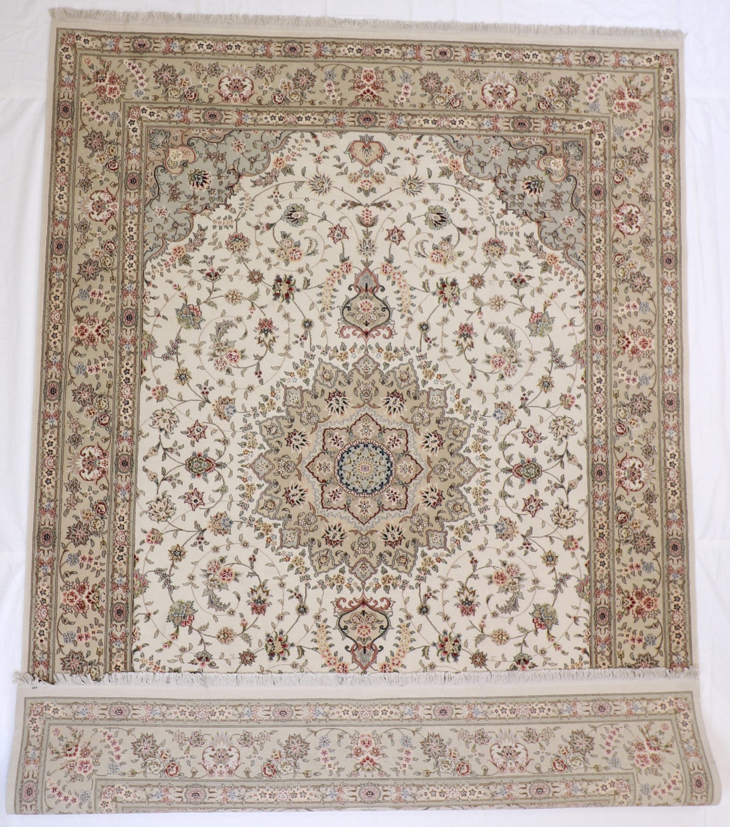 W 8.10 L 12 Tabriz 100% Silk Hand-Woven Floral Design - 56937