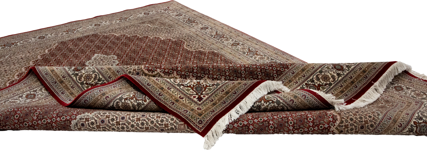 W 6.9 L 10 Tabriz 100% Wool Hand-Woven Medallion Design - 57818