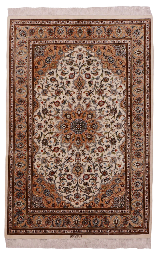 W 3.3 L 5 Qum 100% Silk Hand-Woven Floral Design - 62548