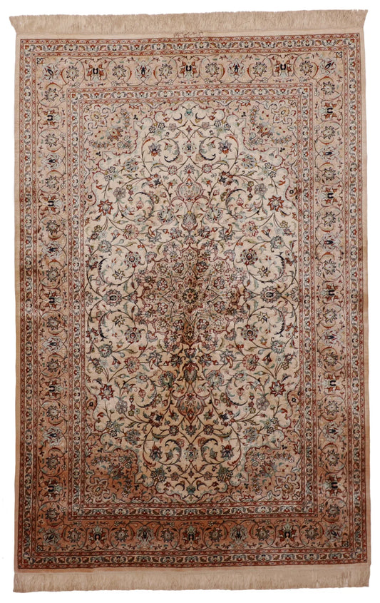 4.4x6.6- Qum Fine/Silk Floral Rectangle - Finest Hand-Knotted Quality Wool — 62534