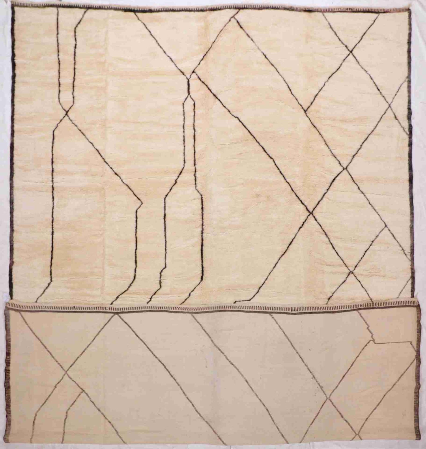 W 11.3 - L 16.1 - Moroccan Fine/Wool Vintage Rectangle - Hand Woven Rug - 63436