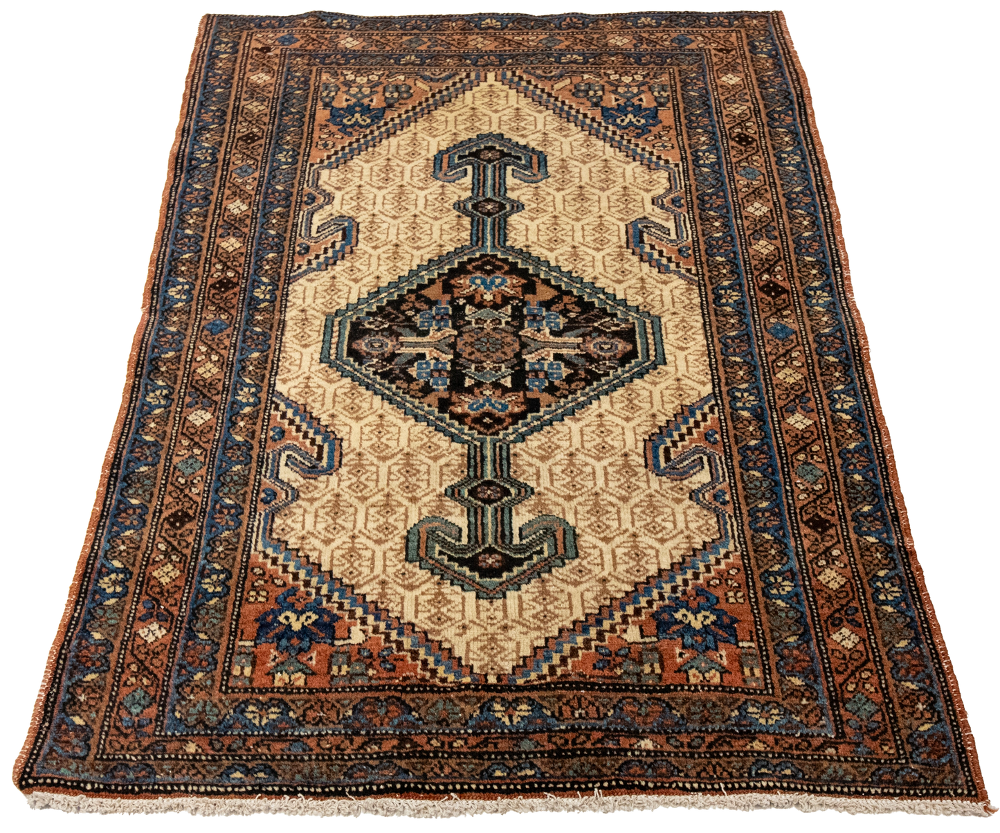 W 3 L 4.9 Lillian 100% Wool Hand-Woven Medallion Design - 6540