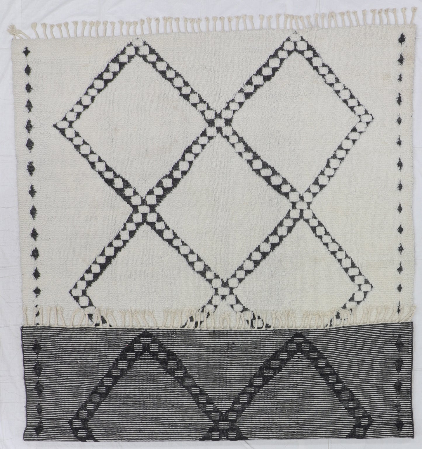 W 8.10 L 11.7 Moroccan 100% Wool Handmade India All Over Design - 65969