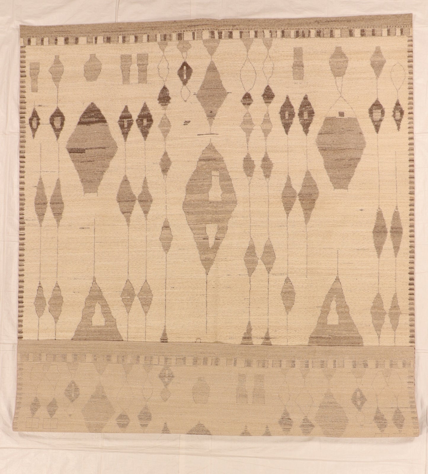 W 9.2 L 11.10 Moroccan 100% Wool Handmade All Over Design - 66148