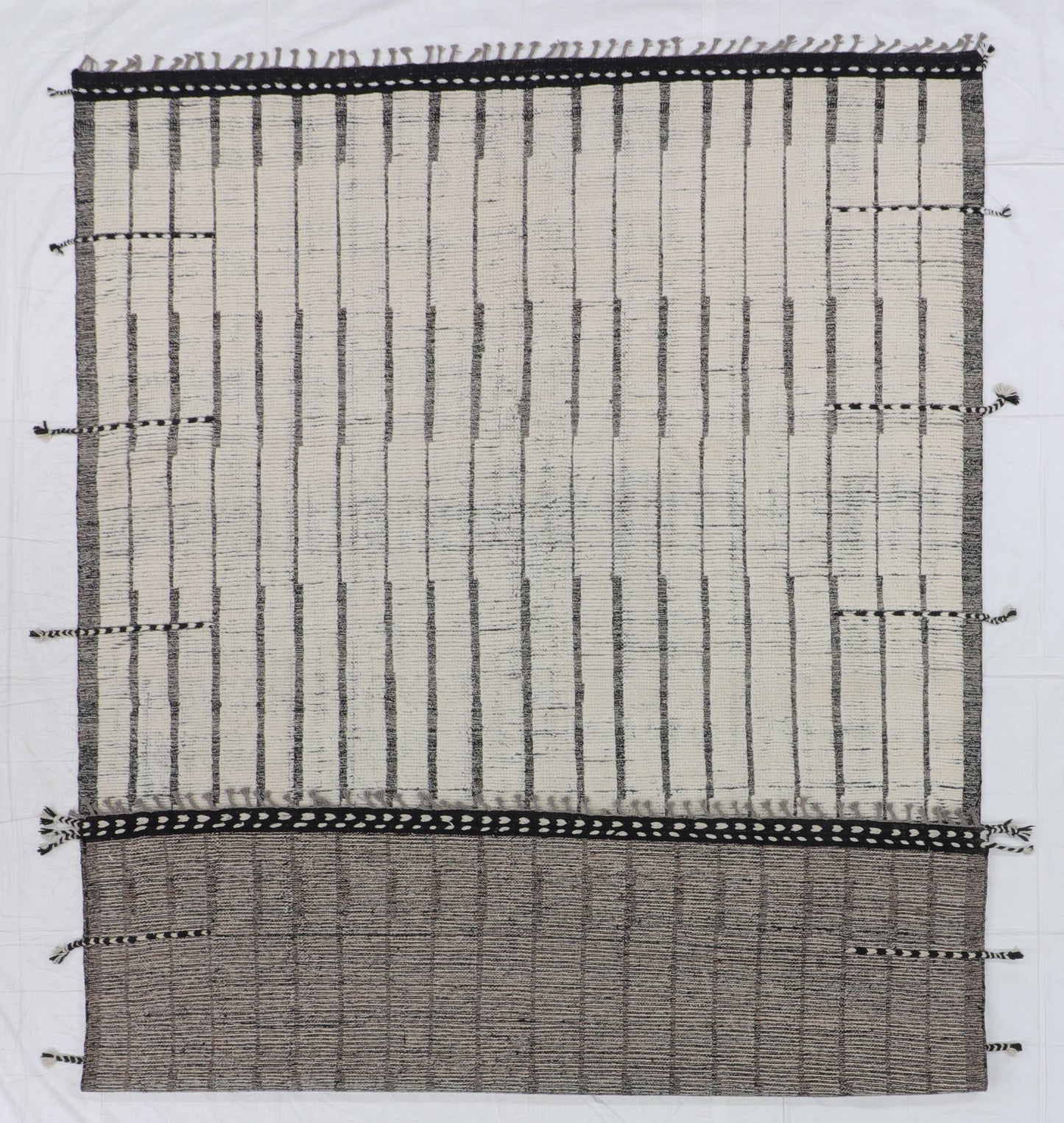 W 8.9 L 12.9 Moroccan 100% Wool Handmade Geometric Design - 66177